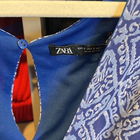 Zara blue print long elastic cuff sleeve back button closure v neck dress S NWT - Picture 2 of 3